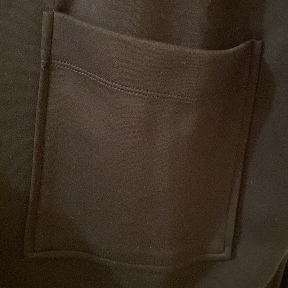 Sweater / jacket with front pockets and side slits - Picture 2 of 5